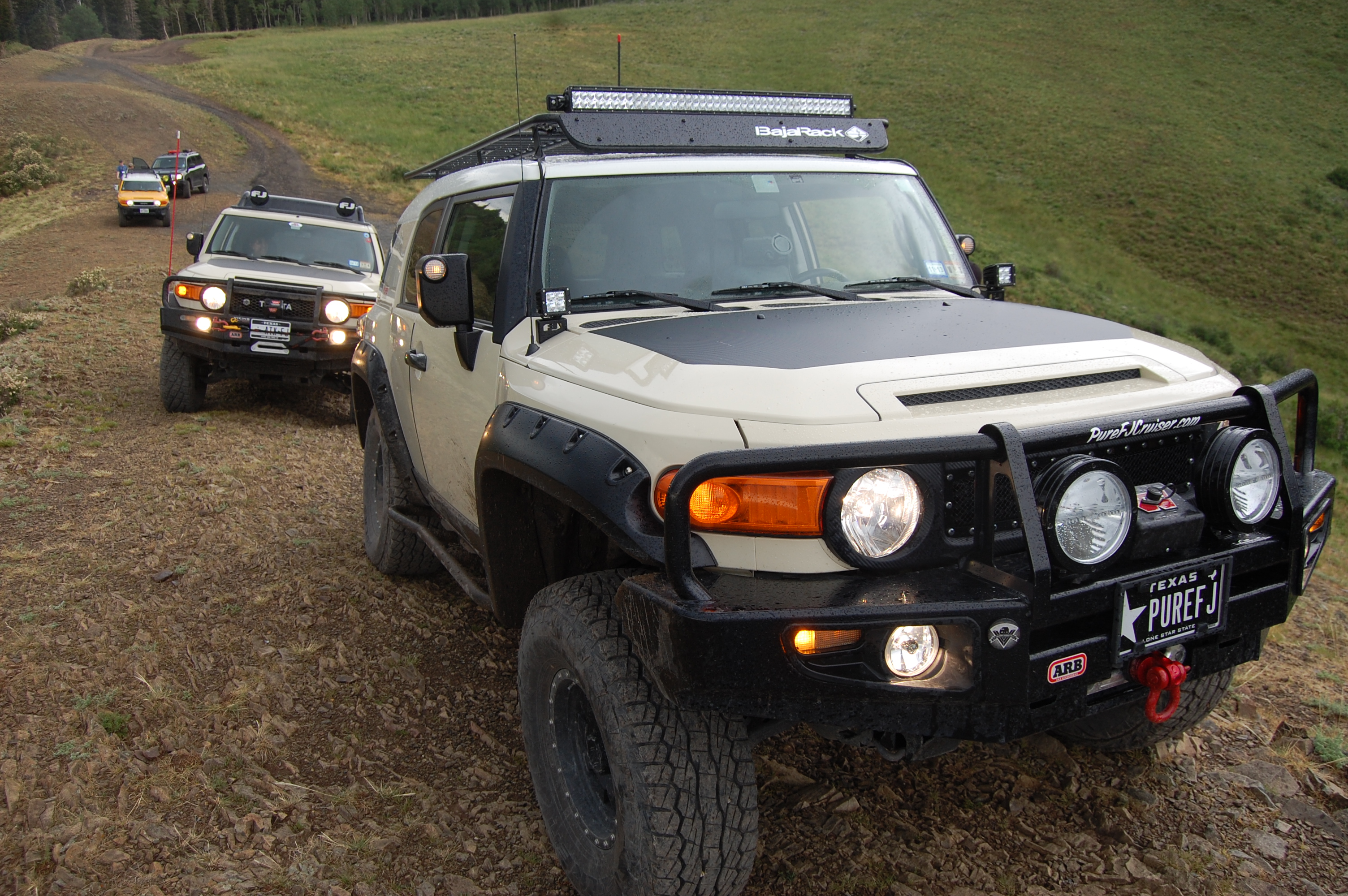 Arb Fj Cruiser Deluxe Front Bumper 2007 2009 3420210