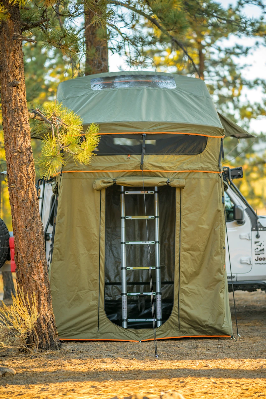 Roam Vagabond Rooftop Tent XL w/Annex