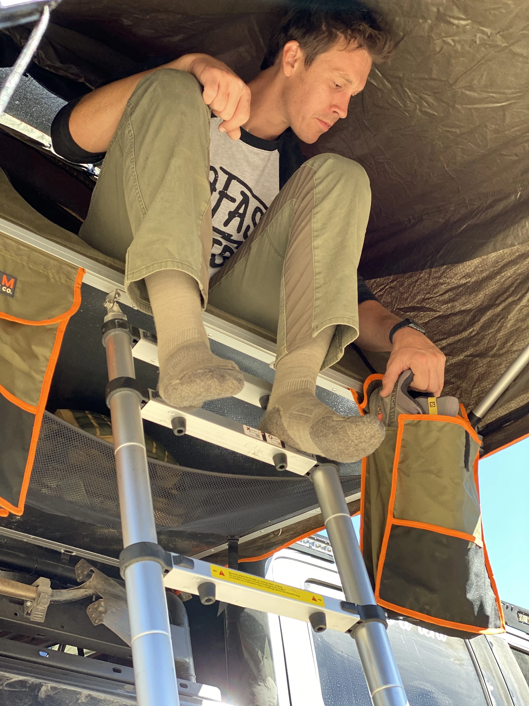 Roam Vagabond Rooftop Tent XL w/Annex - Click Image to Close