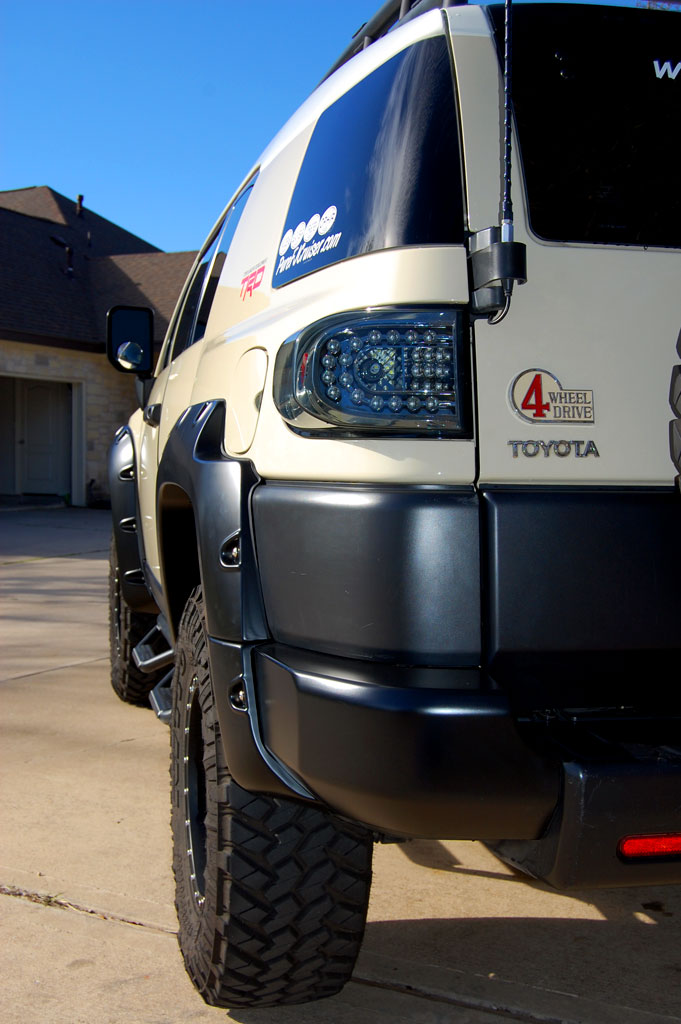 Bushwacker Pocket Style Fender Flares 2007+ FJ Cruiser - Click Image to Close